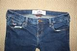 Hollister jeans plus tons of girls clothes $between $1 and $5