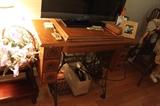 Singer sewing machine in perfect shape with working petal