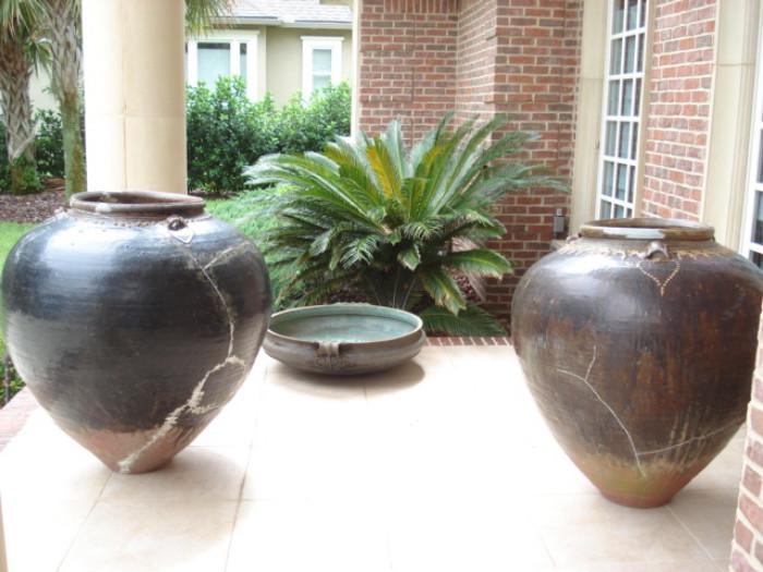 Huge urns from India