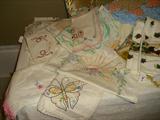NICE VINTAGE LINENS
