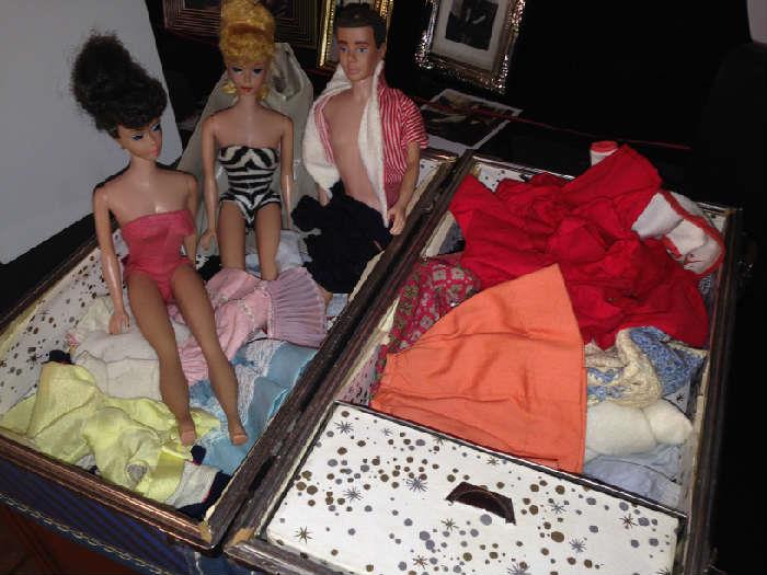 Original Ken and 2 Barbies, trunk and clothes 
