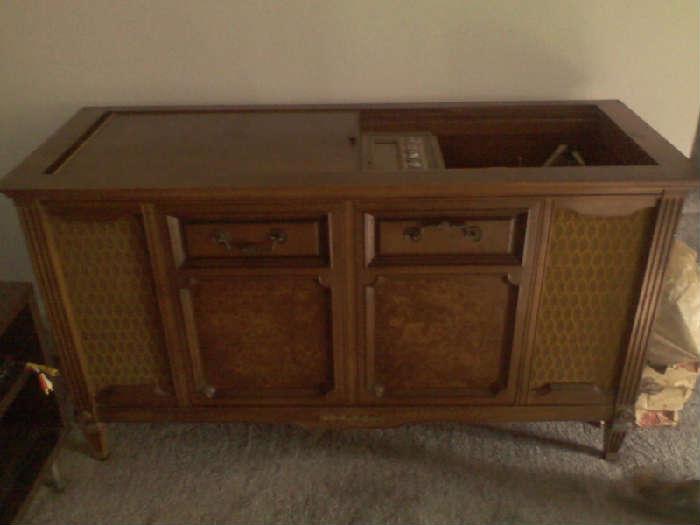 working antique record player with am/fm radio and storage for LPs