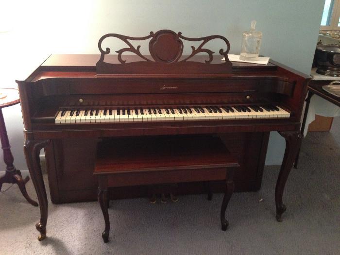Acronic by Baldwin Piano from 1956 in excellent condition!