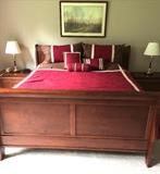 Beautiful King Size Sleigh Bed. (No Mattress)