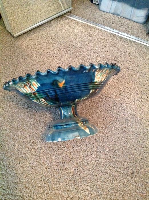 Pottery pedestal bowl