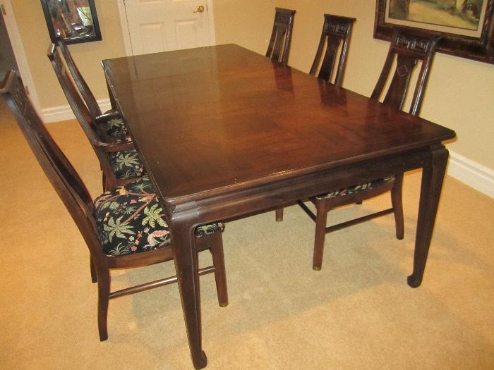NICE TABLE AND 6 CHAIRS AMERICAN BY MARTINSVILLE