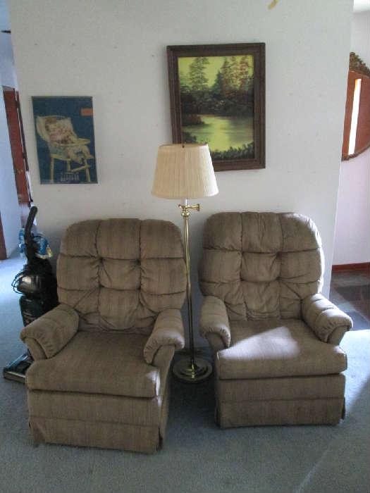 recliners lamps and pictures