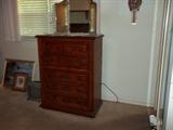 THOMASVILLE CHEST WITH STAND ALONE 3 FOLD MIRROR