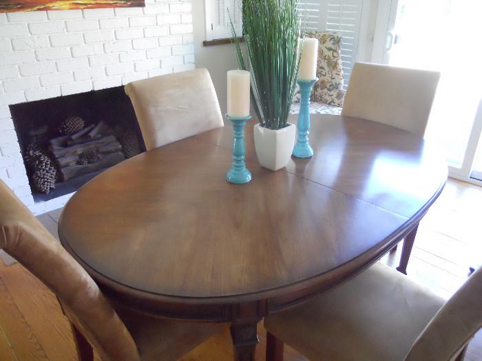 Vintage Dining Room Table, Oak with 2 Leaves and 6 Chairs