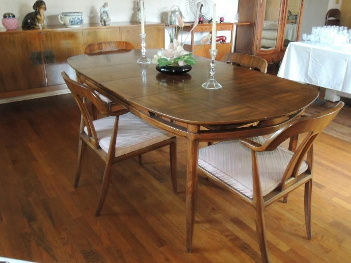 mid-century dining, table with two leaves, four matching chairs
