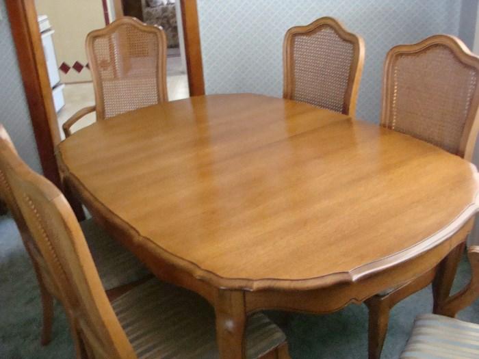 Thomasville Dining Room Set Excellent Condition