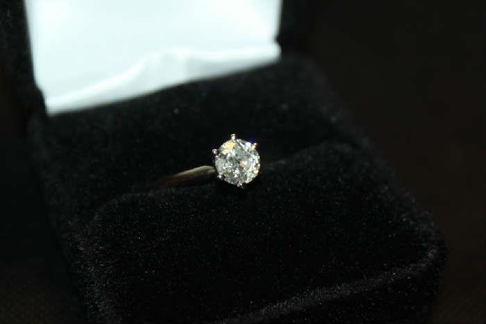 14k One Carat Diamond Ring