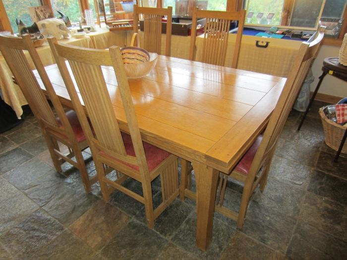 Stickley draw top dining table with 8 chairs