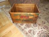 Very nice apple crate--graphics in great condition
