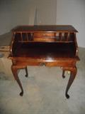 Queen Ann Ladies Desk