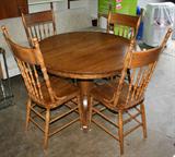 Antique Tiger Oak Table, 2 Leafs and 4 Pressed Back Chairs