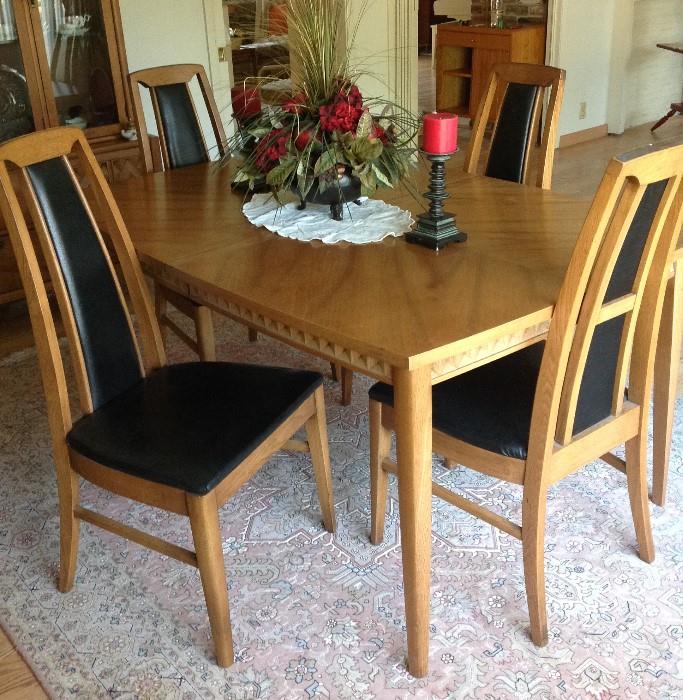 Mid-Century Broyhill Premier Dining Set.  Table with 4 chairs and 2 captain chairs.