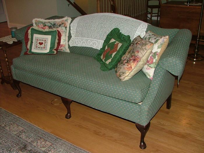 Very Sweet Looking Sofa Settee!