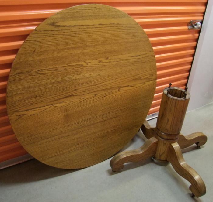 ~ C/1910 Round Oak dining table w/curled feet and 3 leaves 