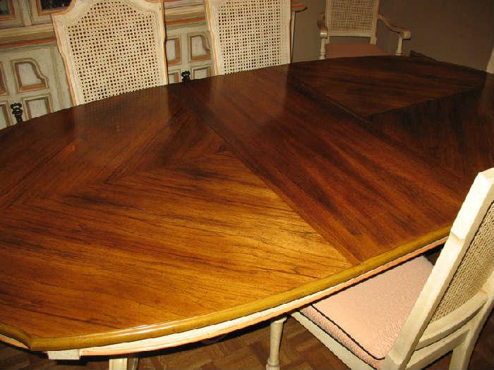 Beautiful Dining Room Set with Incredible Grain on the Table