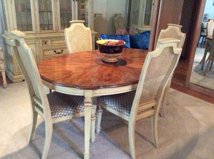 Wow! Can't say enough about how regal this set is... Absolutely retro-modern right down to the upholstery! Don't miss out on this beauty!