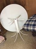 Love the legs on this white round table! Easy to get home and ready to go! 