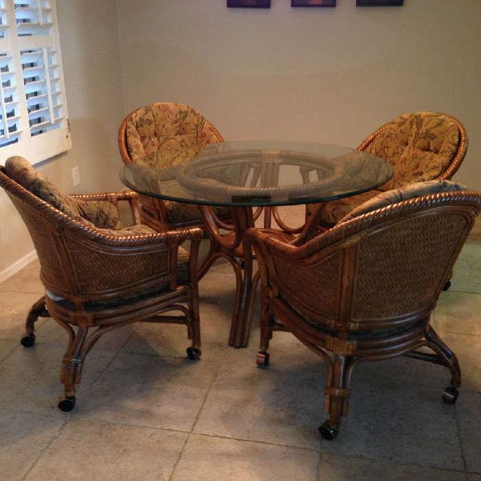 Beautiful Glass Top Rattan Table with Four Chairs
