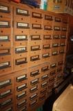 Antique card cataloger that is in MINT condition and CLEAN!   