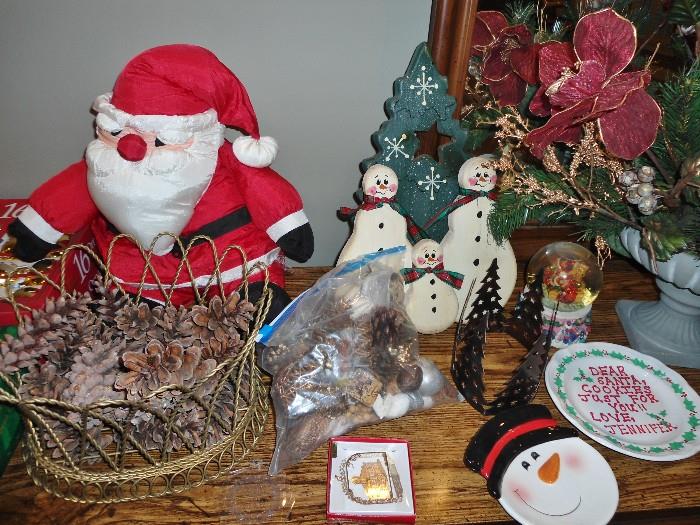 Beautiful Holiday Decorations...Many still in boxes and other slightly used... 