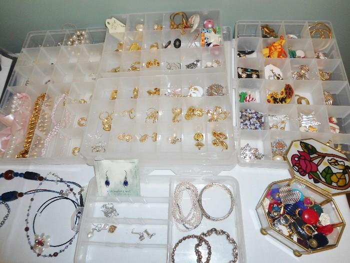 More and more jewelry, Christmas Pins, Holiday Pins, etc.. etc..