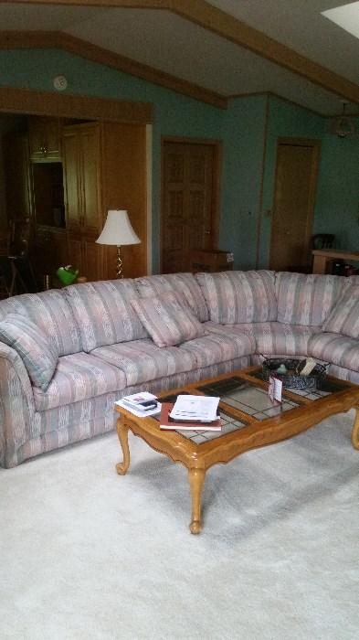 BEAUTIFUL SECTIONAL SOFA , FURNITURE GRET CONDITION