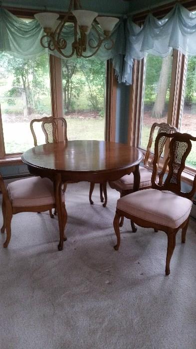 DINING TABLE ORGINALLY FROM MARSHALL FIELDS 6 CHAIRS FURNITURE