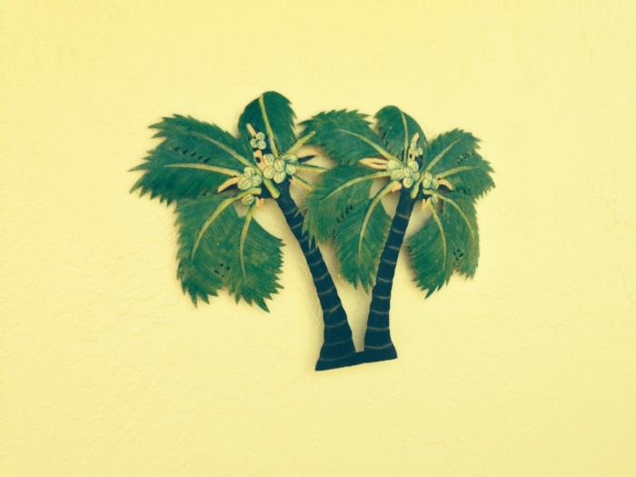 Metal Palm tree hanging ornament