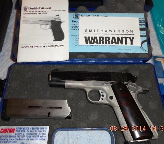 Smith and Wesson 9 MM