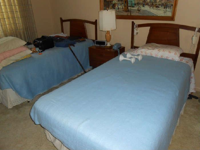 Mid century twin bedroom suite