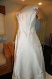 CAROLINA HERRERA WEDDING GOWN SIZE 16
