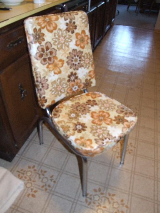 SET OF 4 CHAIRS TO GO WITH CHROME/FORMICA TOP KITCHEN VINTAGE TABLE