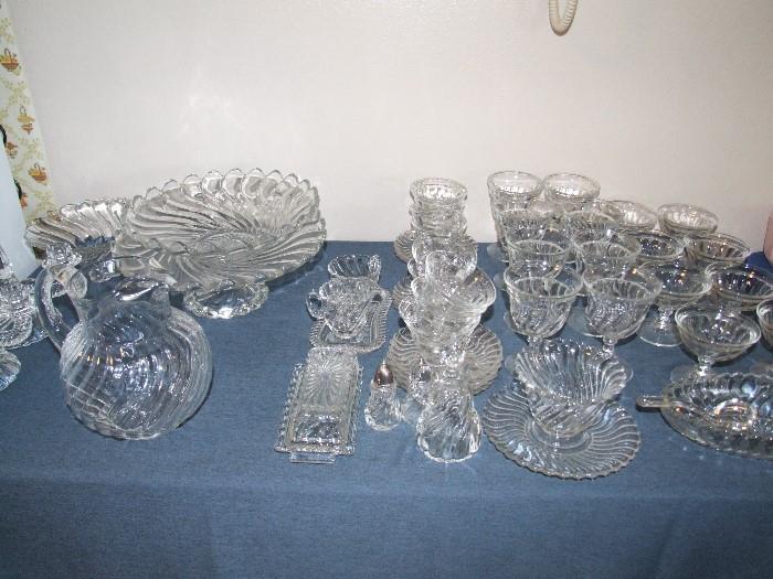 FOSTORIA SET OF DINNER AND ENTERTAINMENT WARE. COLONY PATTERN. EXCELLENT CONDITION