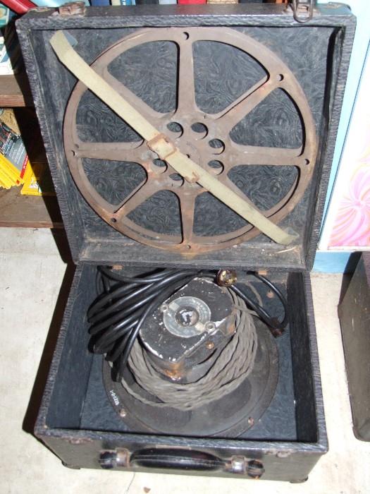 PROJECTOR IN PREV PIC. THIS IS THE SPEAKER SYSTEM INCLUDED WESTERN ELECTRIC AND RCA