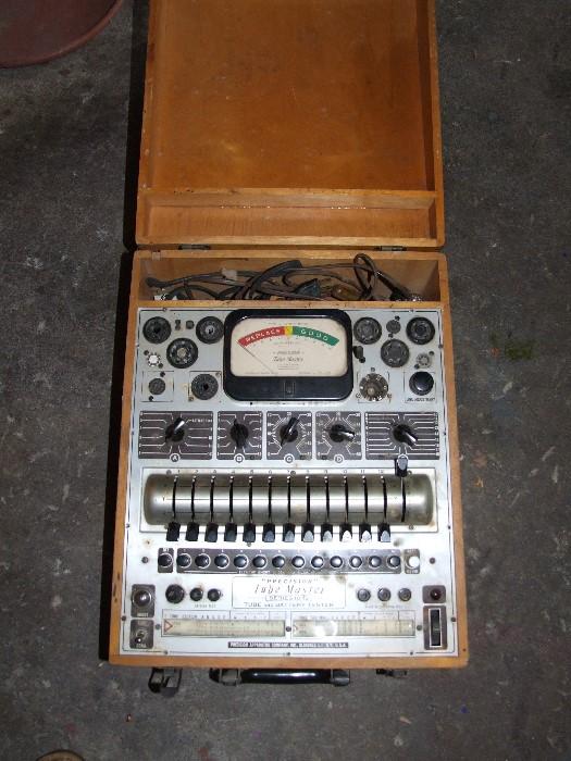 VINTAGE PRECISION TUBE MASTER BATTERY AND TUBE TESTER IN A WOOD CASE. SERIES 10-12, GLENDALE, IL
