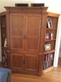 Nice book cases and cabinet. I think it's in 3 pieces. Lots of storage. 