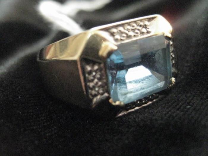 Aquamarine? Man's 14k Gold Ring