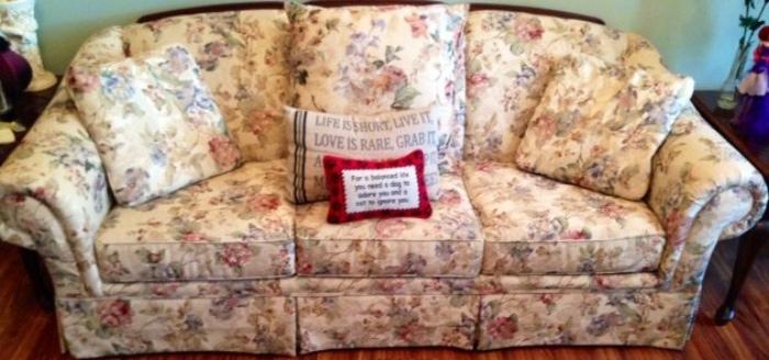 Beautiful Broyhill sofa in perfect condition- no wear at all