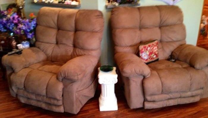 Matching recliners with the Raffel remote control massage in great condition