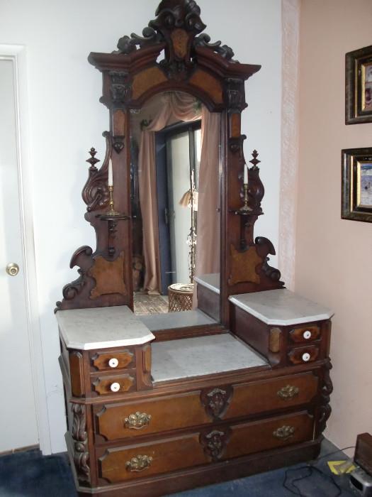 Victorian Drop Centered Mirror Dresser with Marble (1860-1870)