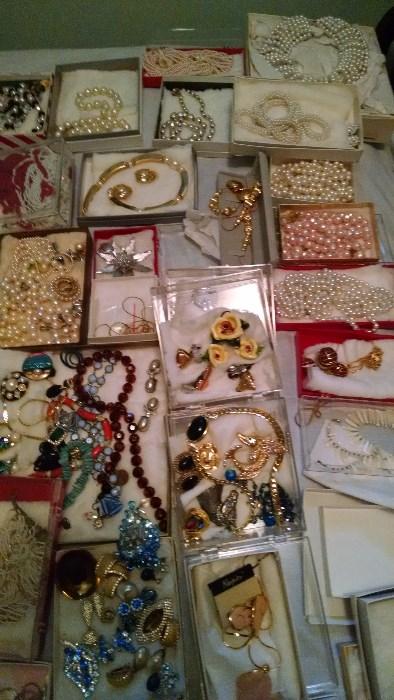 LOADS LOADS...VINTAGE COSTUME JEWELRY..MOST SIGNED!!!