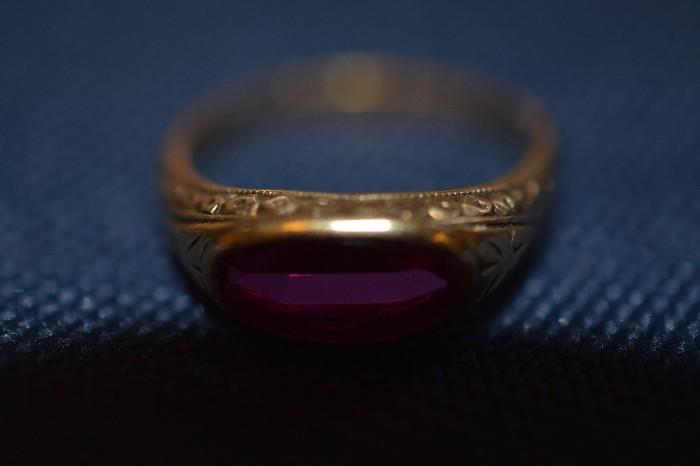 Small 10K antique ring