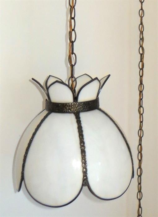 Hanging stained glass pendant lamp