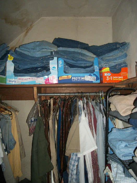 LOTS of Men's Jeans & Other Clothing