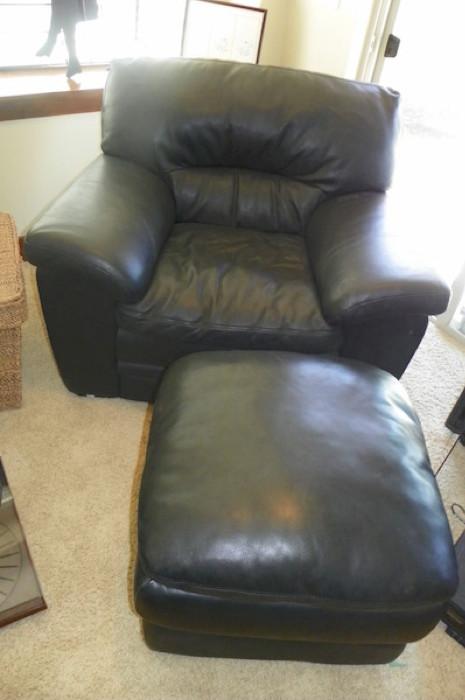 Oversized Chair With Ottoman
